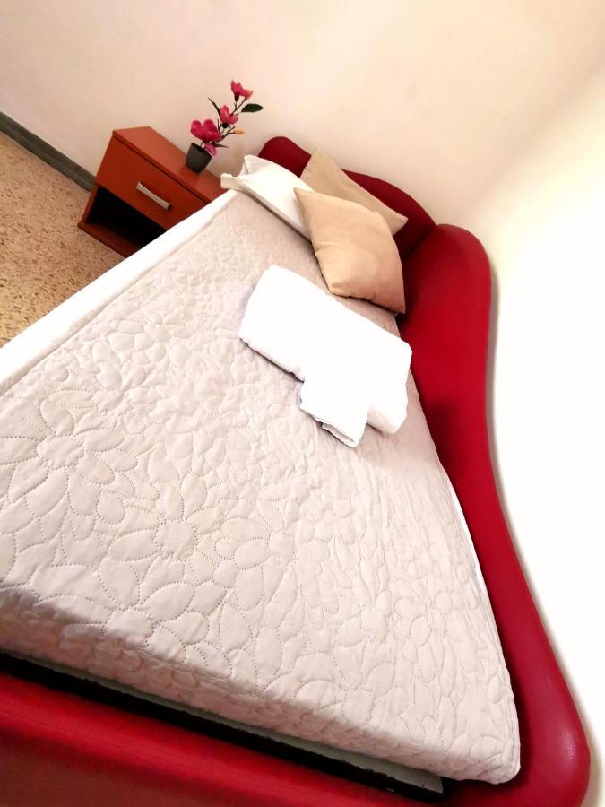Hotel Ideale Young People Under 40 Римини Экстерьер фото